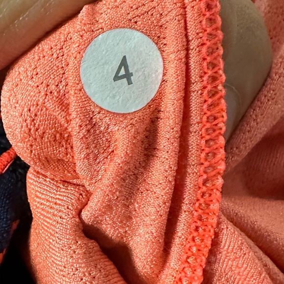 Lululemon Size 4 - Picture 3 of 5